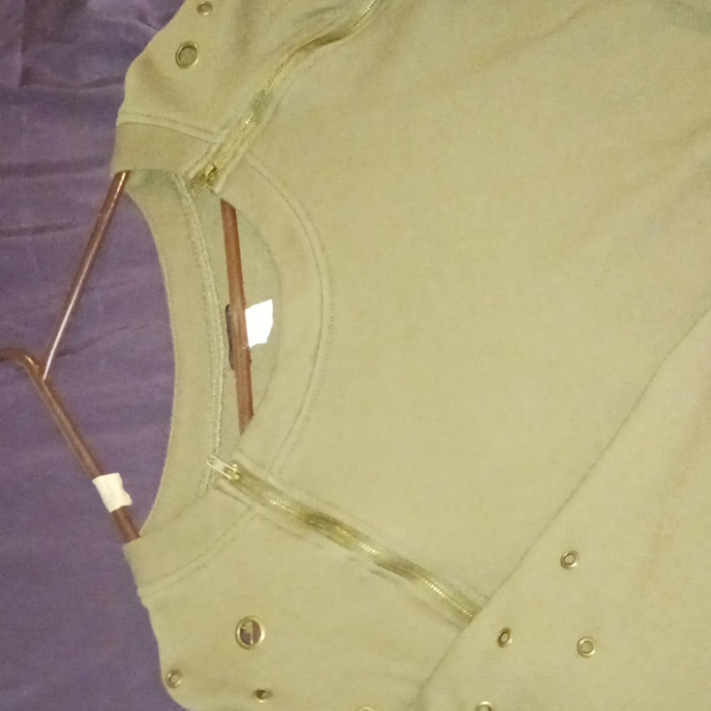 Venus Sz XL Olive Green Top w/ Zipper & Metal Details